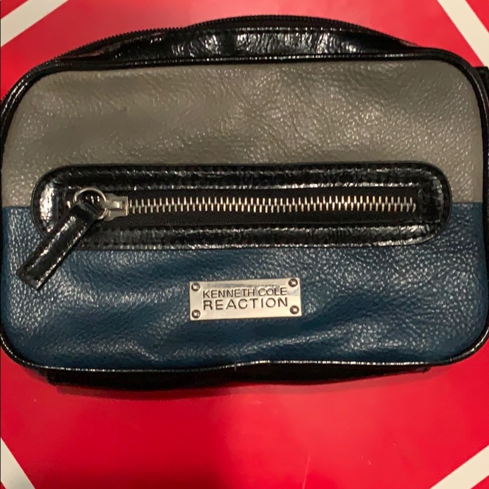 Kenneth Cole small crossbody bag